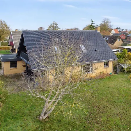 Villa Large Summer House In On Lolland Bandholm