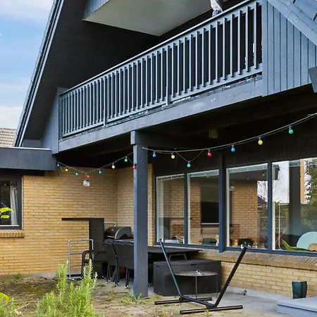 Villa Large Summer House In On Lolland