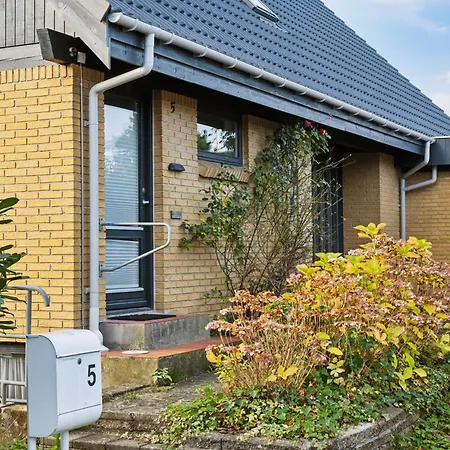 Large Summer House In On Lolland Bandholm